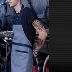 Ficha técnica: pechera de mezclilla.
Delantal mezclilla con aplicaciones en mezclilla,con tirante ajustable para mayor adaptabilidad y comodidad.
Se encuentra disponible en color azul y negro.
Usos: sus usos son varios, pechera parrillera, regalo publicitario.regalos corporativo,Ropa de trabajo,Cocina etc.
Lavados:se recomienda lavar sola sin secadora. Pechera de jeans