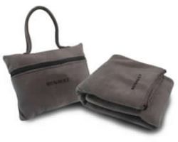 Ficha Tecnica: Frazada polar + bolso de tela polar.
Descripción; Tela polar de calidad, durabilidad, Frazada térmica, tela polar ecológica
Terminación orillada overlock.
Bolso para traslado:Bolso para traslado fabricado en tela de polar,ahí se puede guardar la frazada y convertir en almohada.
Medidas: Frazada polar se encuentra disponible en todas las medidas
65x1.50 -100x1.50 -130x1.50- 190x1.50 -190x1.00 -2.00x1.50.
El valor varía dependiendo de la medida.
Se encuentra disponible en más de 20 colores, frazada térmica de polar
Se puede bordar o estampar según elección.
Usos: Frazada polar o Manta polar sus usos son variados , usos publicitarios, regalos publicitarios,
Para viajes, regalos corporativos, para restaurantes y café, eventos y matrimonios, empresas de viaje, aerolíneas, Hoteles, Clínicas son multiuso por su alto valor térmico.
Lavados: se recomienda lavar sola sin otras prendas, se puede secar en la secadora.
Fono ventas: 22-7244928 +56996569117