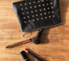Cosmetiquero tachas