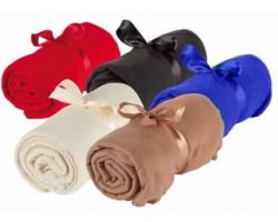 Ficha técnica: Manta de polar, Frazada de polar cubre piernas o espalda,
Descripción; Tela polar de calidad, durabilidad, Frazada térmica, tela polar ecológica
Terminación orillada overlock.
Medidas: Frazada polar se encuentra disponible en todas las medidas
65x1.50 .
El valor varía dependiendo de la medida.
Se encuentra disponible en más de 20 colores, frazada térmica de polar
Se puede bordar o estampar según elección.
Usos: Frazada polar o Manta polar sus usos son variados , usos publicitarios, regalos publicitarios,
Para viajes, regalos corporativos, para restaurantes y café, eventos y matrimonios, empresas de viaje, aerolíneas, Hoteles, Clínicas son multiuso por su alto valor térmico.
Lavados: se recomienda lavar sola sin otras prendas, se puede secar en la secadora.
Fono ventas: 22-7244928 +56996569117 Caracteristicas